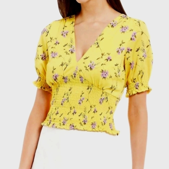 M • Gianni Bini • Yellow Floral Smocked Puff Sleeve Cropped Blouse - Picture 1 of 5